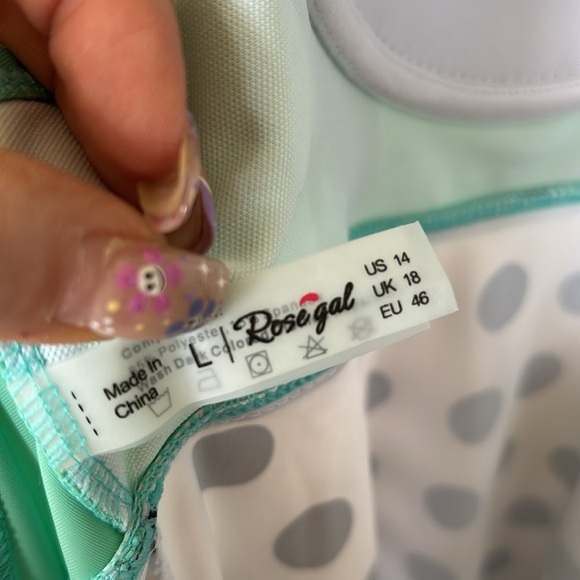 Brand New Rosegal Plus Size Swim Tankini Top Flowy Halter Green w/ Polka Dots - Picture 12 of 16